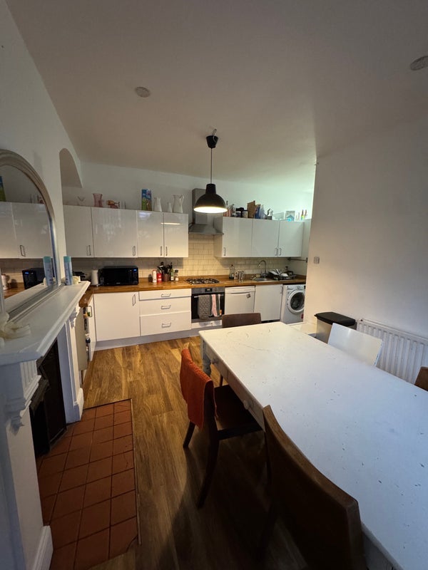 Room Edgeley Lane in Greater London