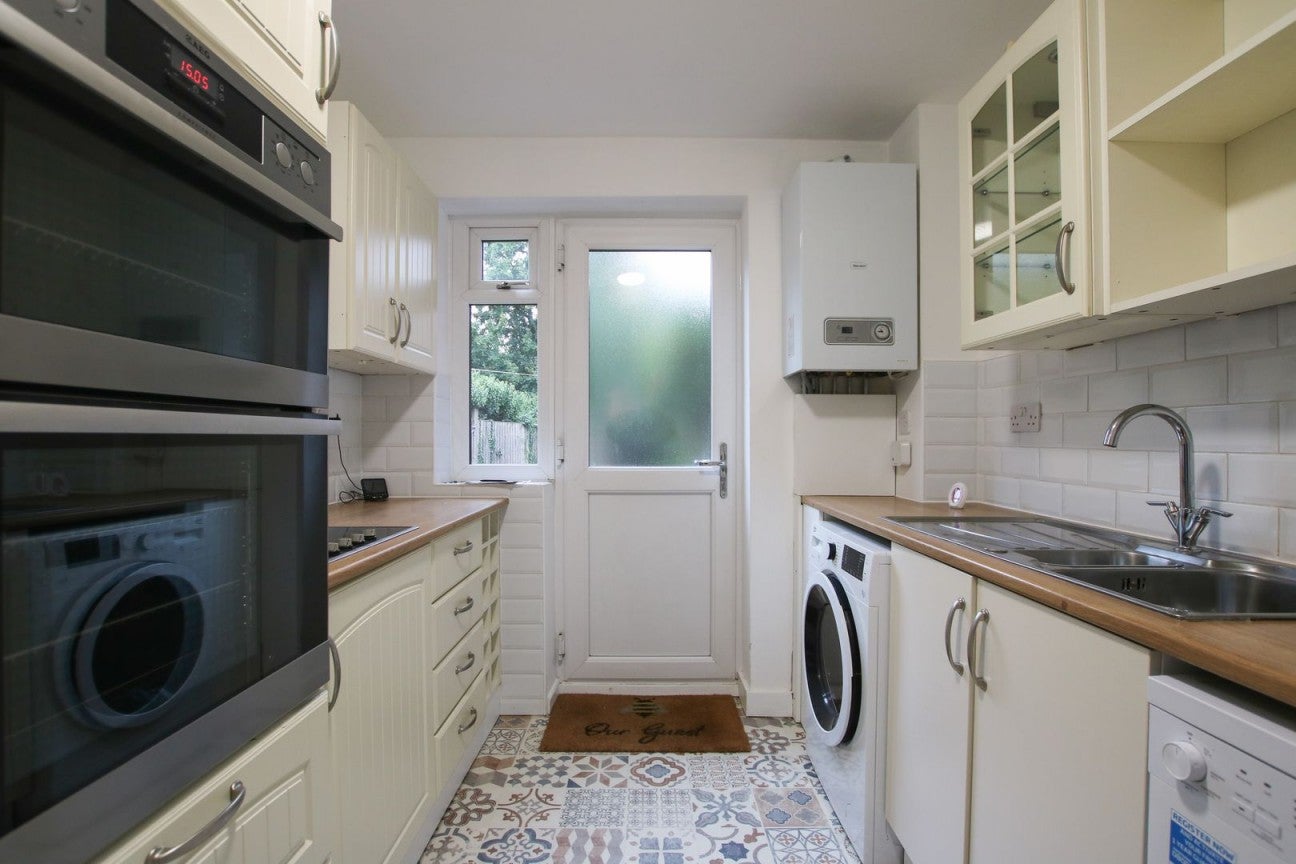 House Blenheim Close in Wokingham
