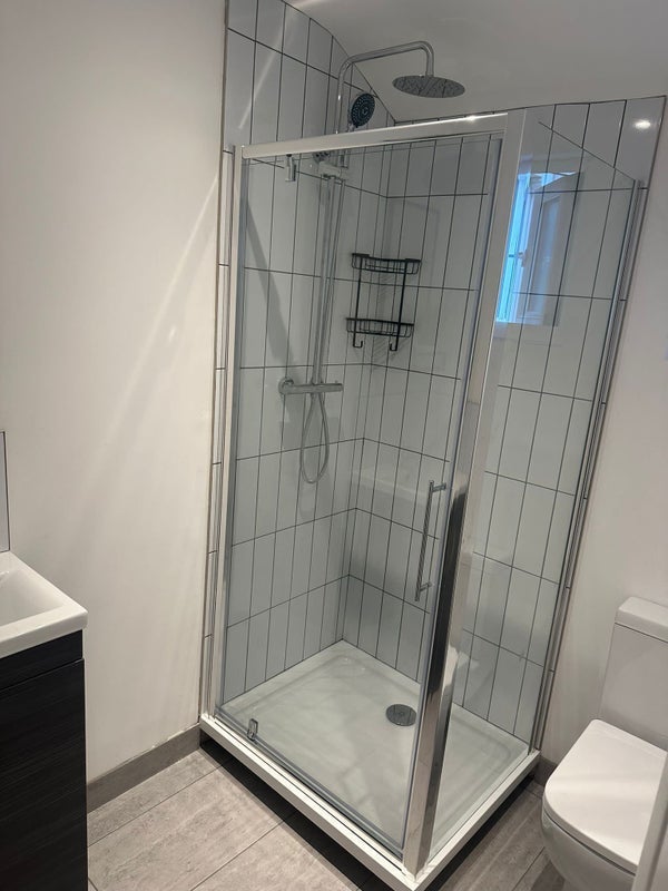 Room Westbury Road in Greater London