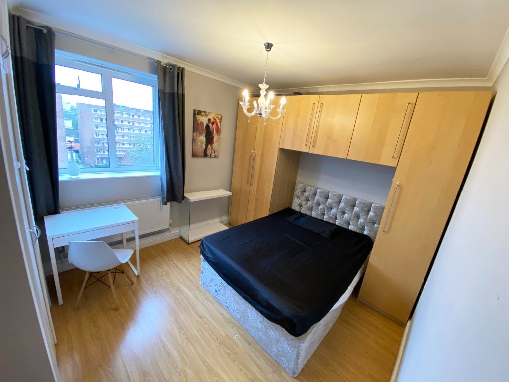 Room St John's Wood Terrace in City of Westminster