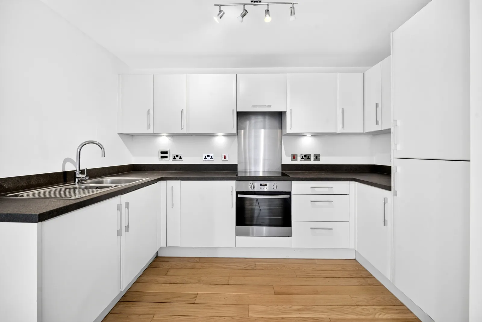 Flat Britannia Walk in Greater London