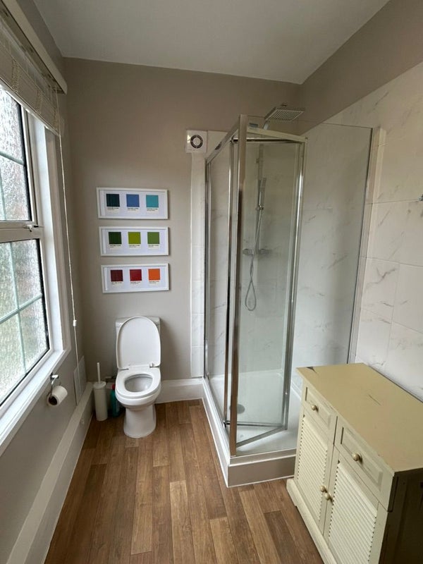 Room Heathwall Street in Greater London