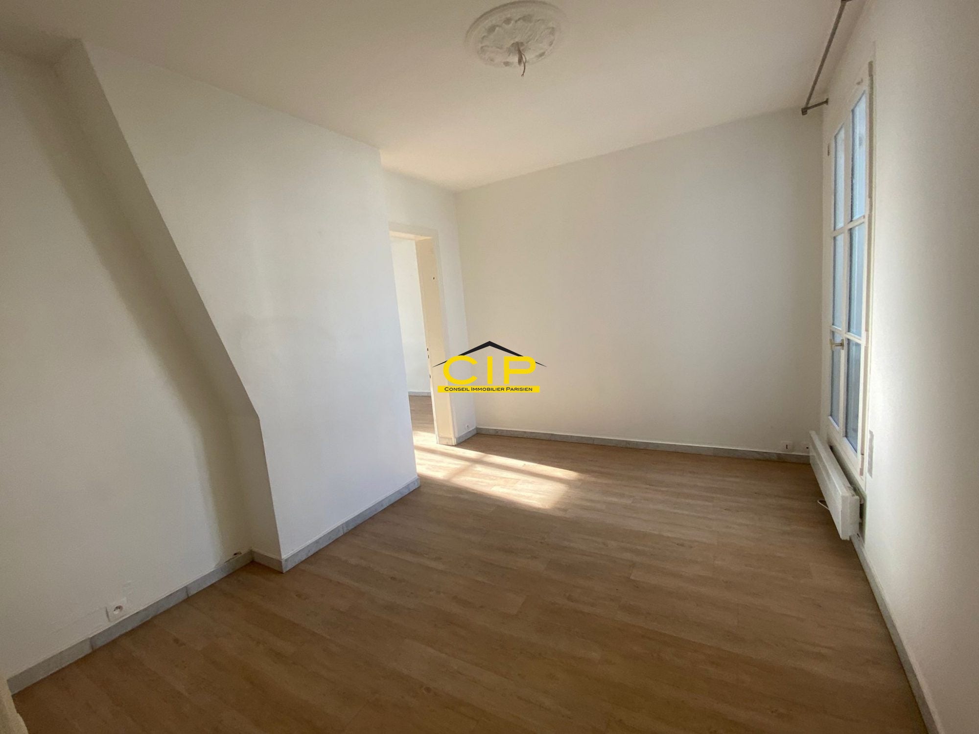 Flat Rue de Cîteaux in Paris