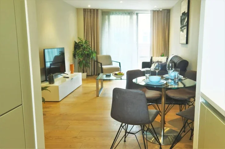 Flat Treveris Street in Greater London