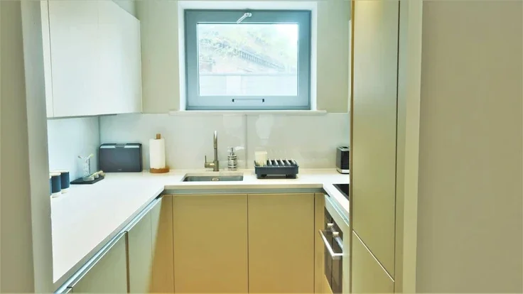 Flat Treveris Street in Greater London