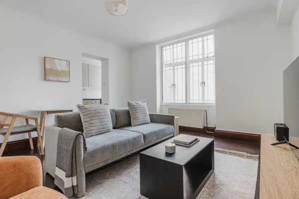 Flat Queensway in City of Westminster
