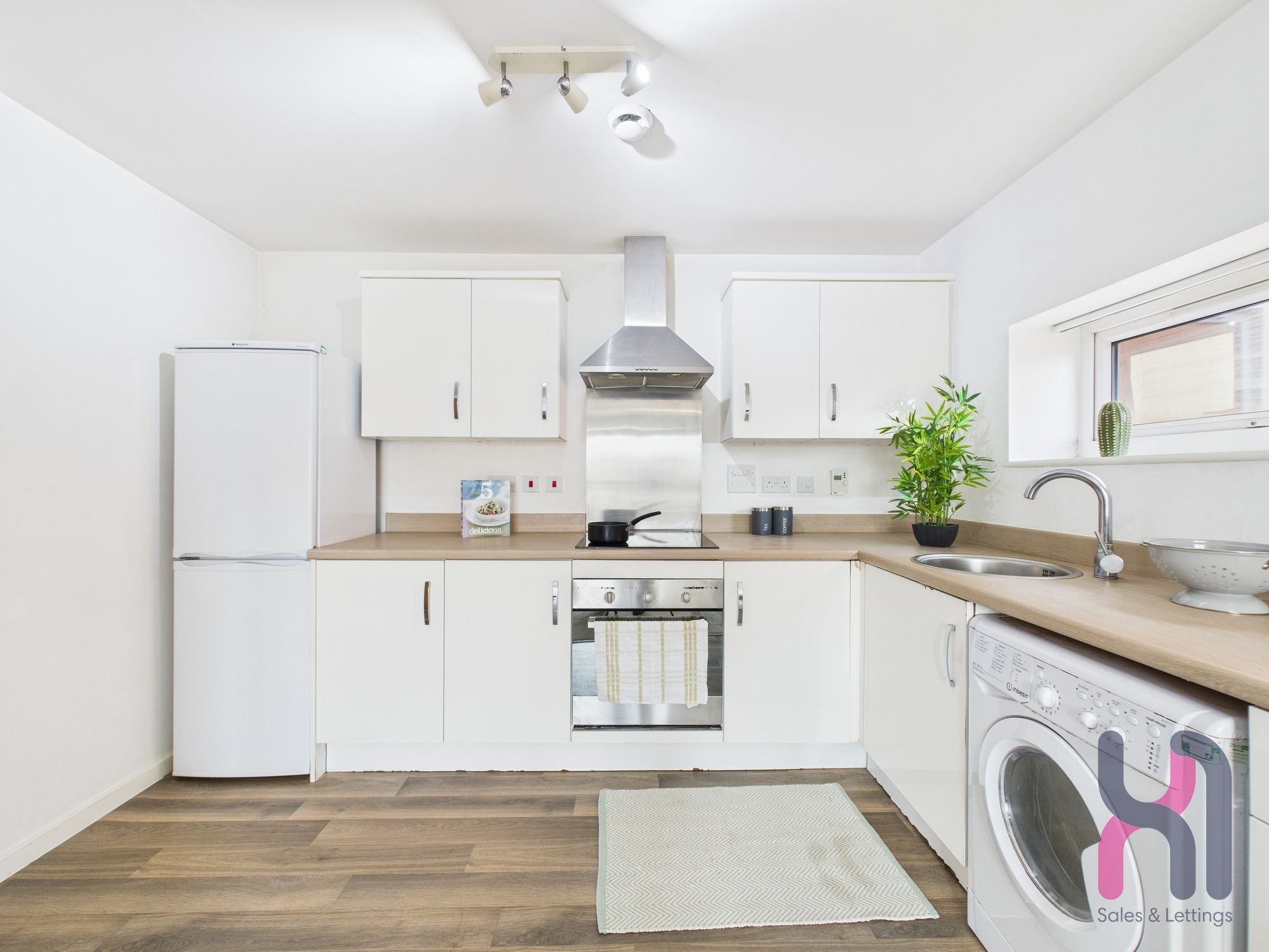 Flat Elmira Way in Salford