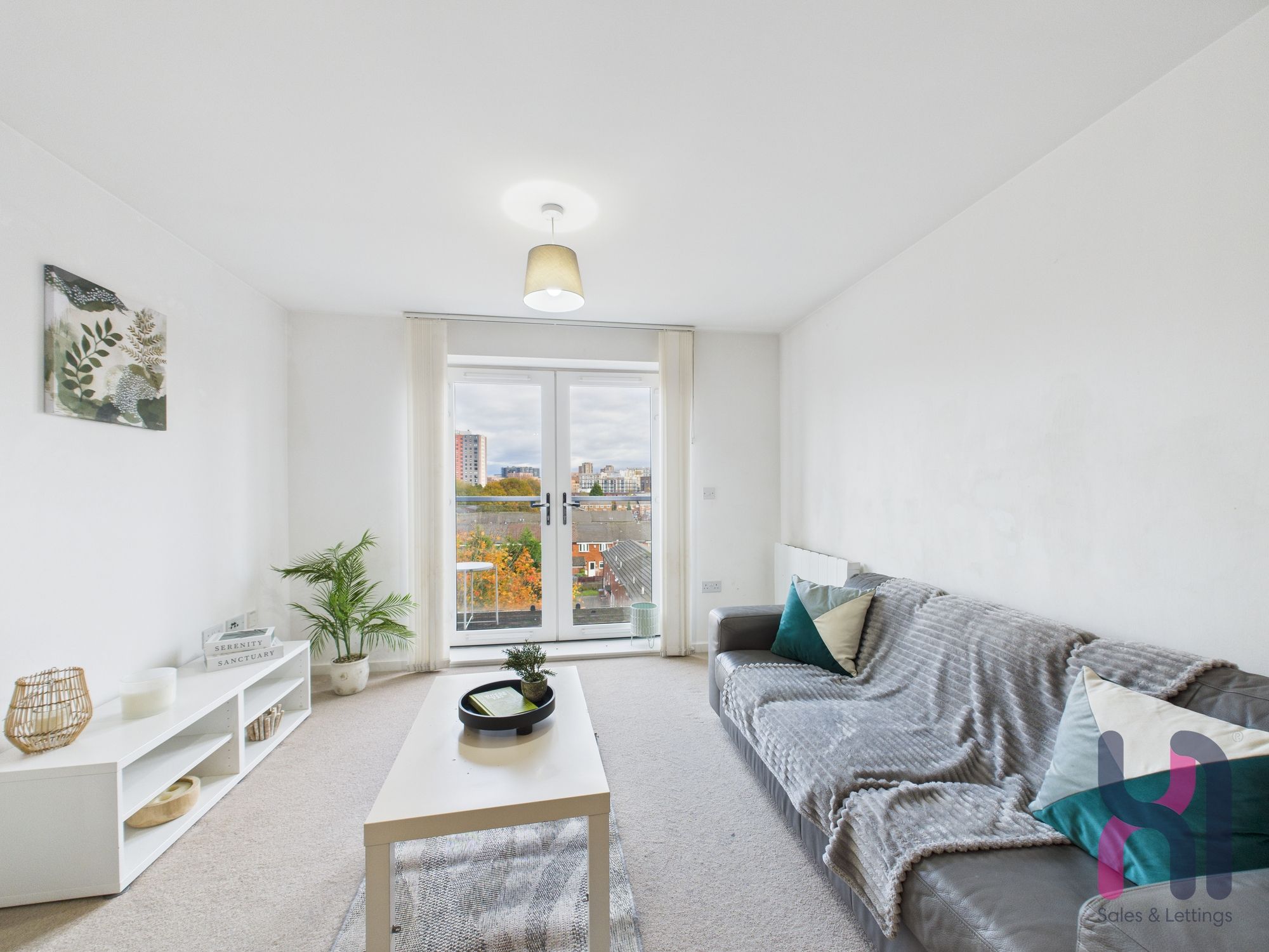 Flat Elmira Way in Salford