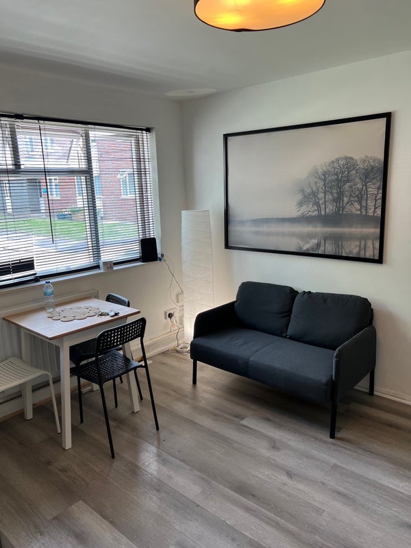 Room Sellindge Close in Greater London