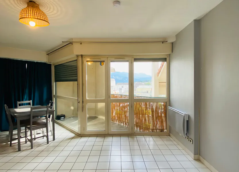 Flat Rue Dode in Voiron