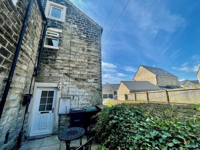 House Sykes Lane in Bradford