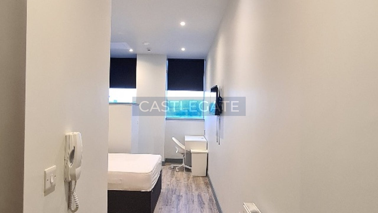 Flat New Street in Kirklees