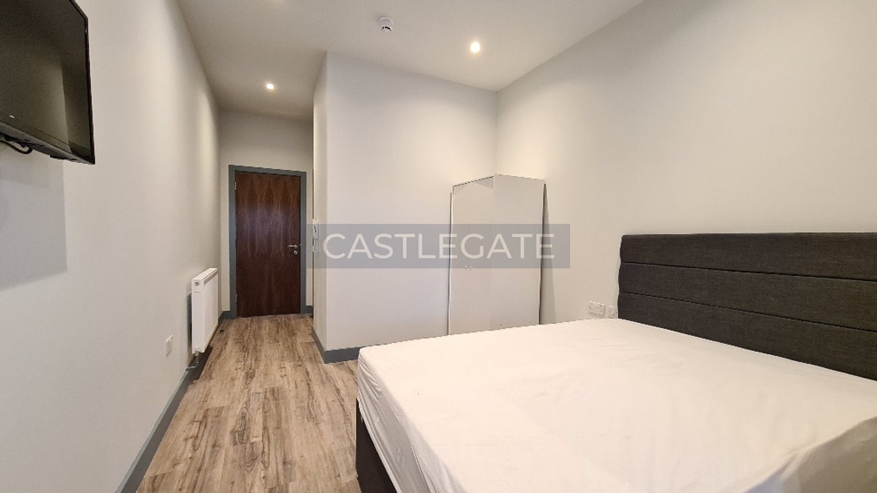 Flat New Street in Kirklees