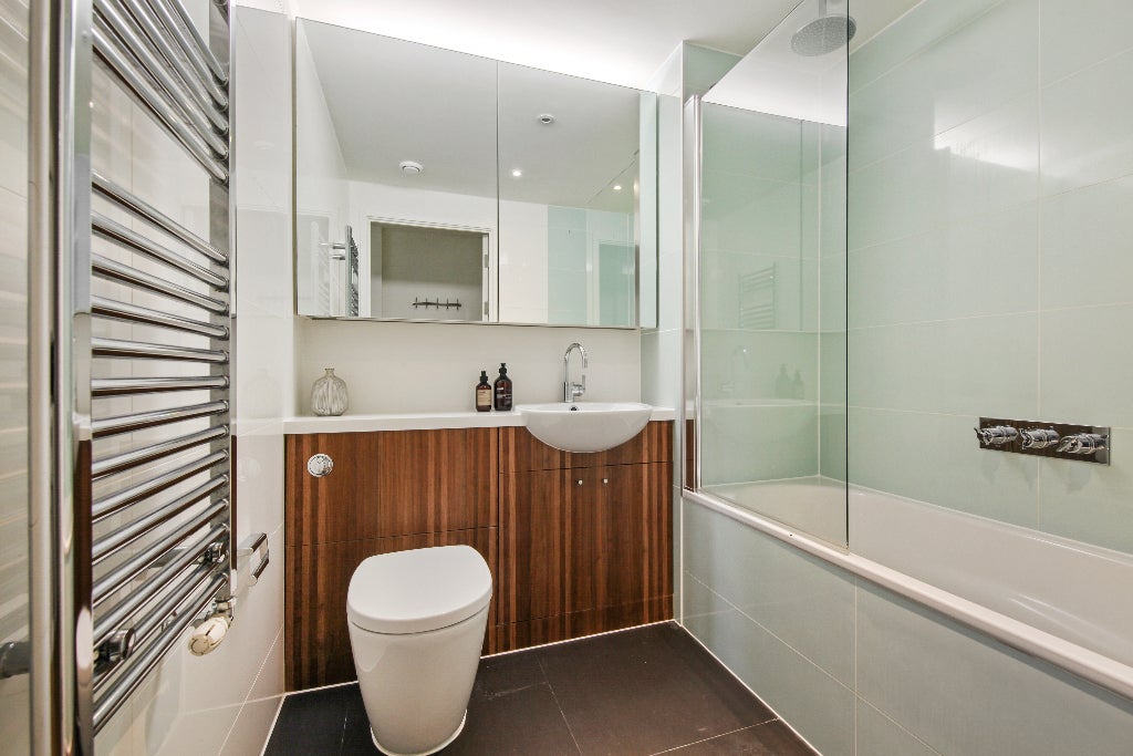 Flat Celebration Avenue in Greater London