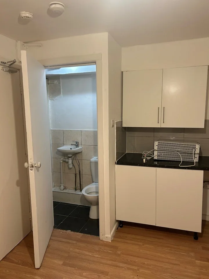 Flat Beatrice Close in Greater London