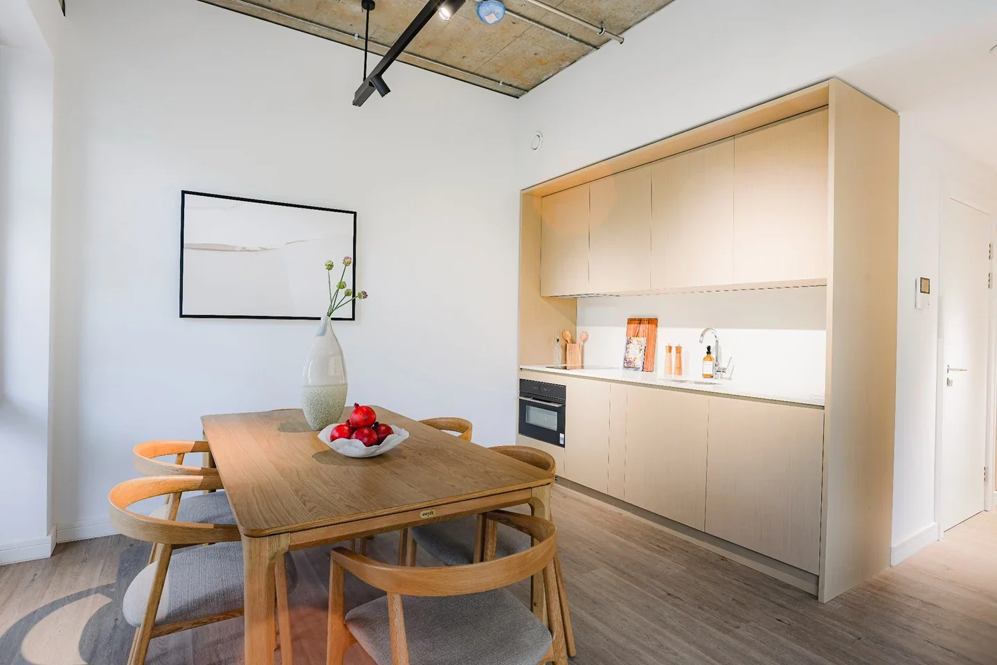 Flat Hammersmith Road in Greater London