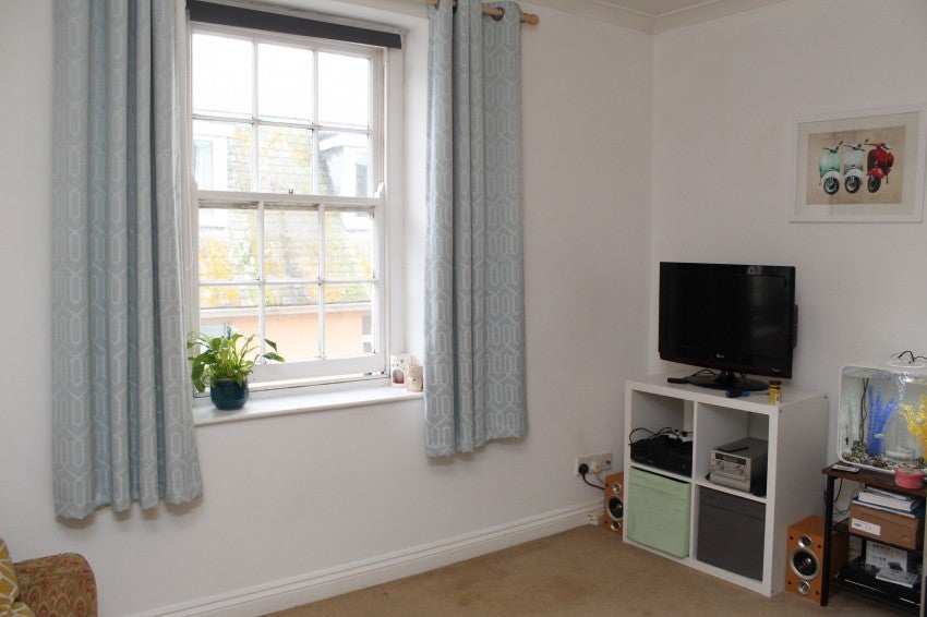 Flat Gyllyng Street in Falmouth