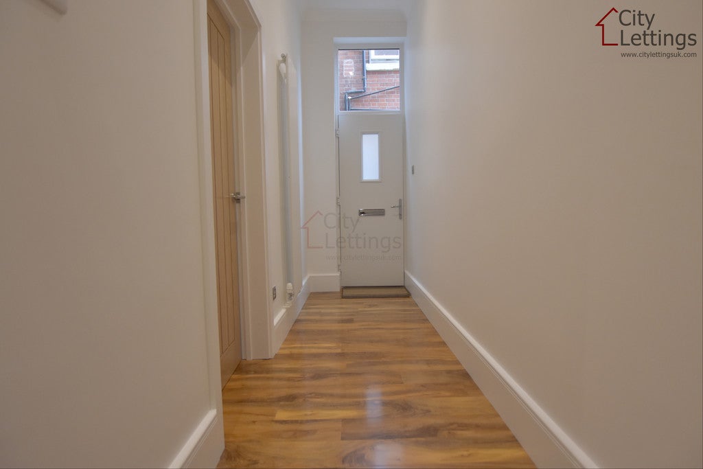 Flat Gedling Grove in Nottingham
