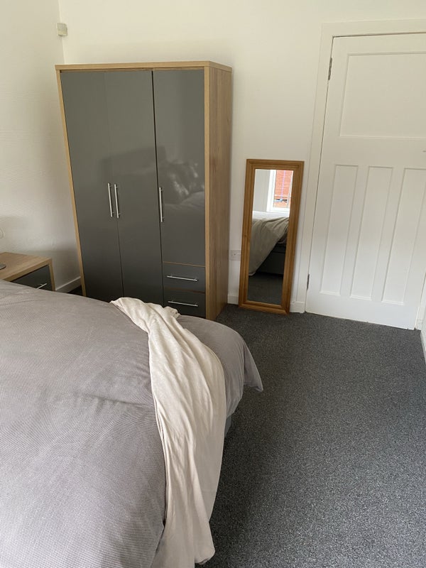 Room Thurston Road in Glasgow