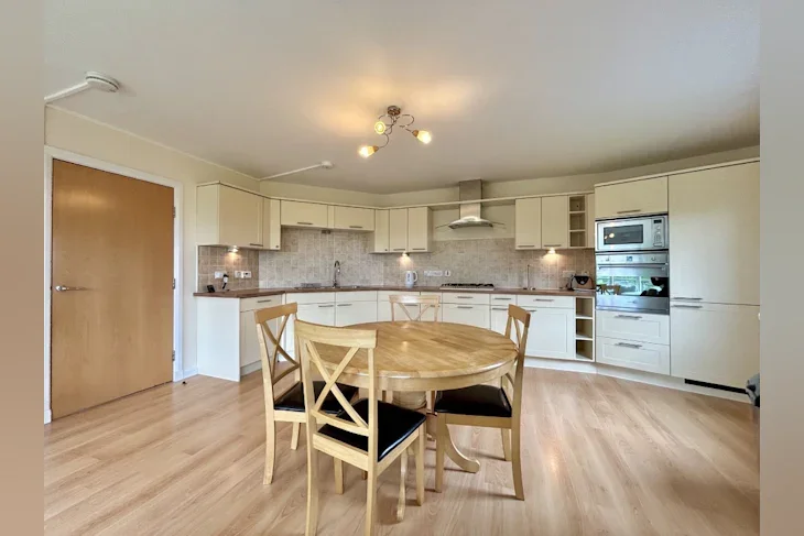 Flat Kepplestone Gardens in Aberdeen City