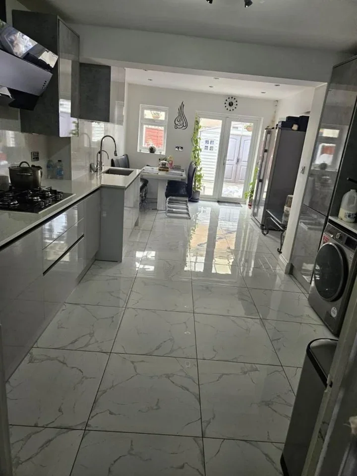 Room Halsway in Greater London