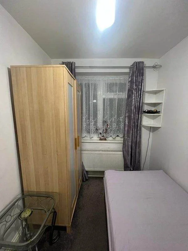 Room Halsway in Greater London
