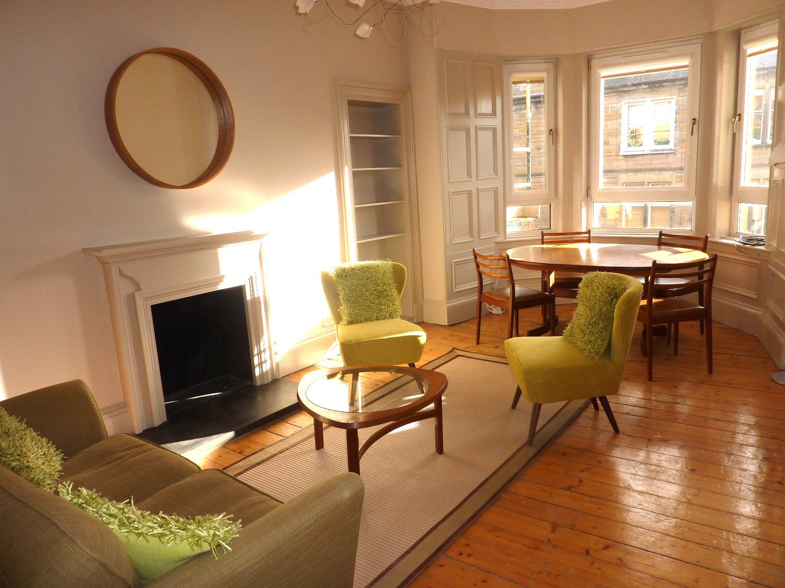 Flat Comiston Gardens in Edinburgh
