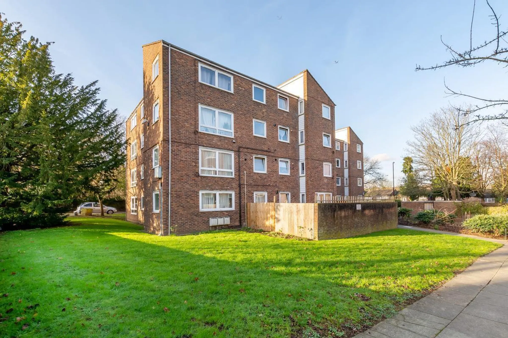 Flat Charleville Circus in Greater London