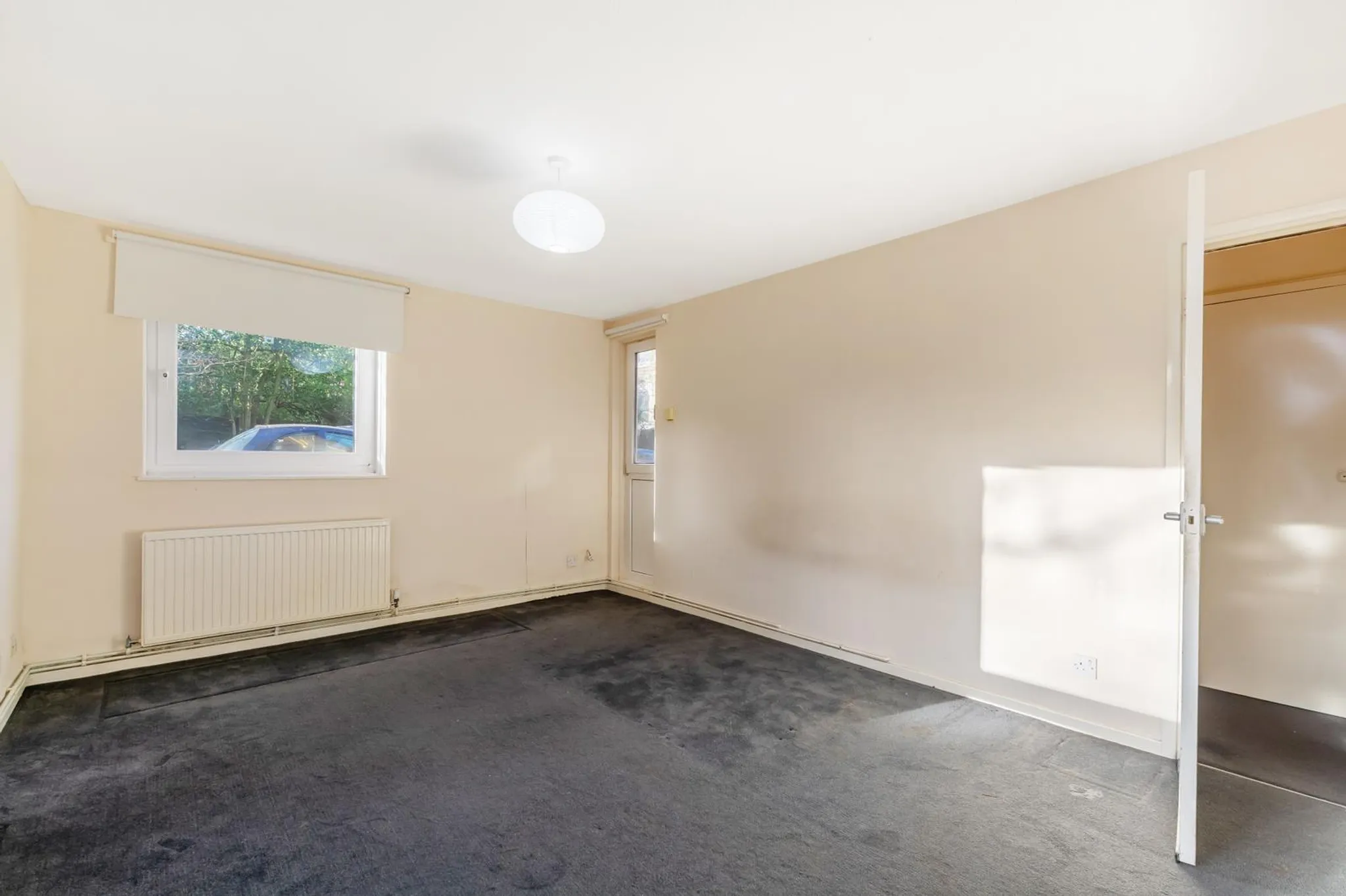 Flat Charleville Circus in Greater London