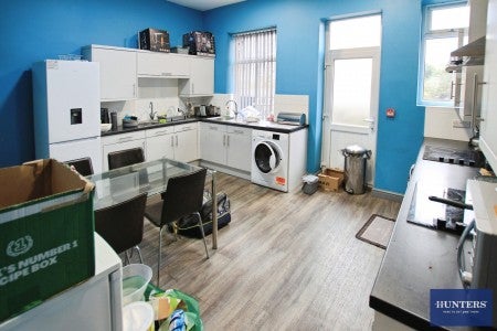 Flat Flockton Terrace in Bradford