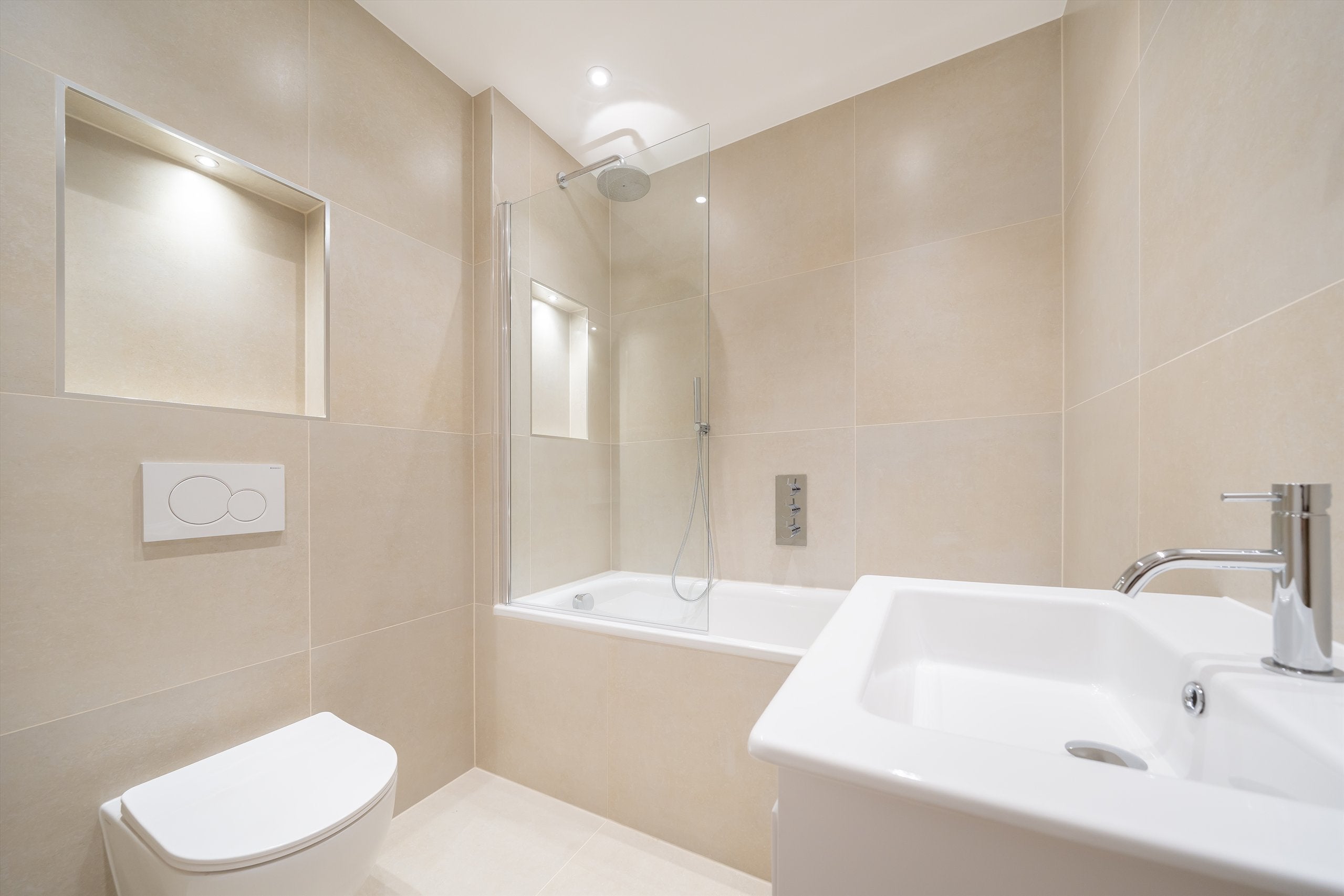 Flat Cricklewood Broadway in Greater London