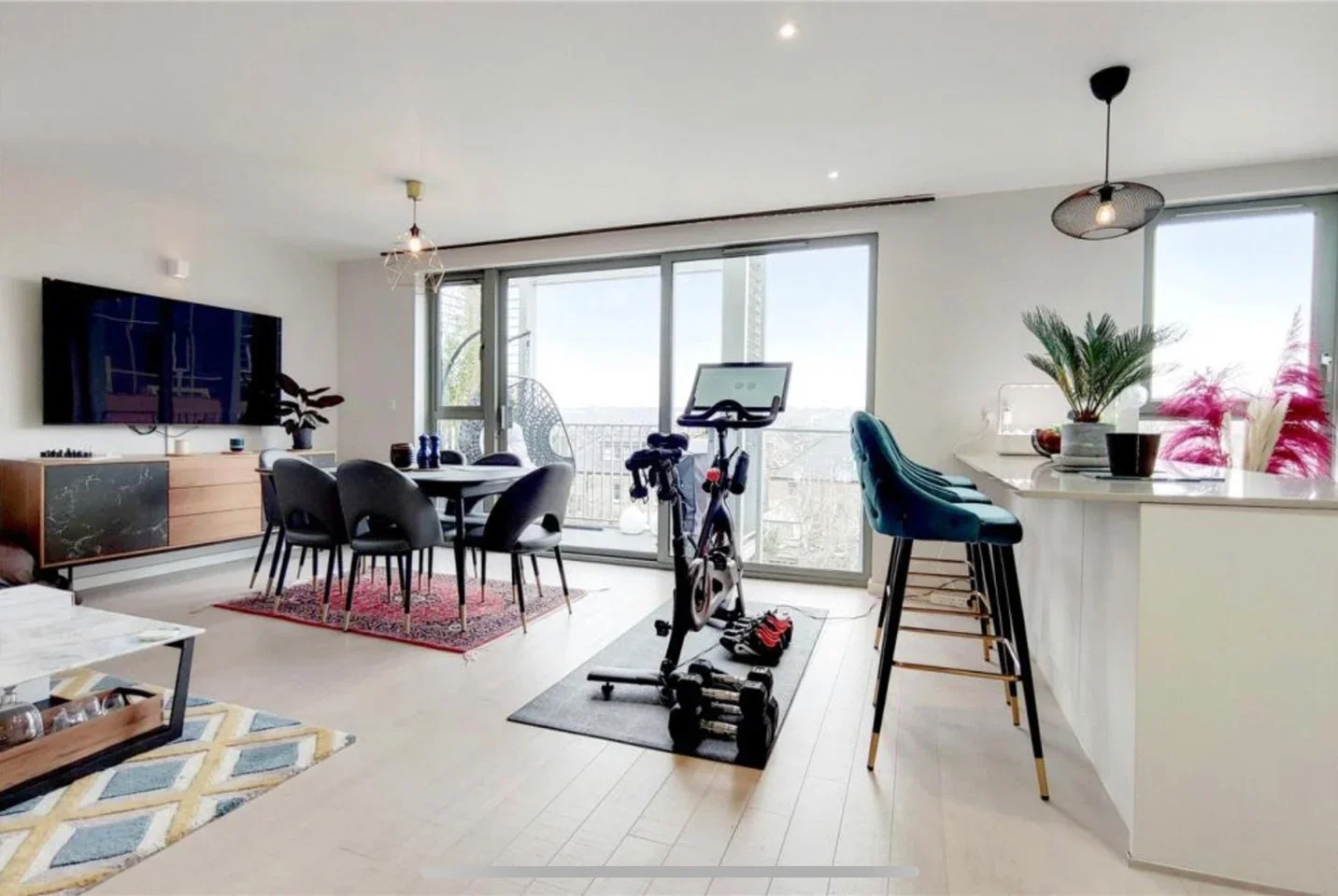 Flat Tottenham Lane in Greater London