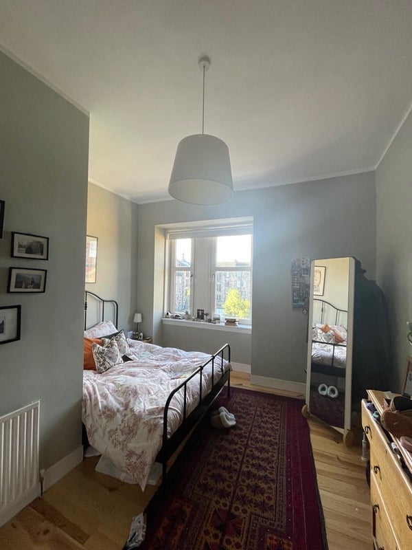 Room Dalcross Street in Glasgow