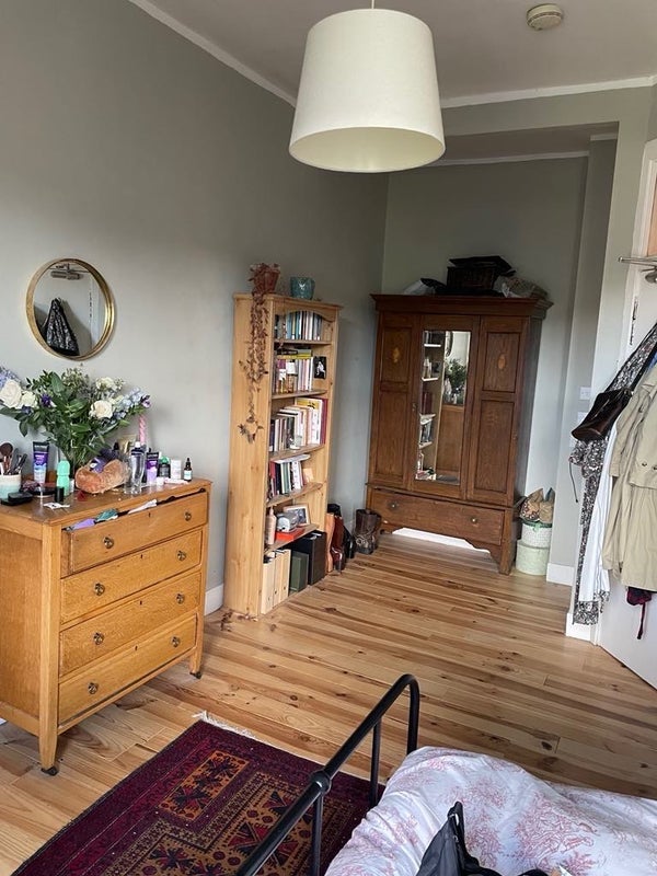 Room Dalcross Street in Glasgow