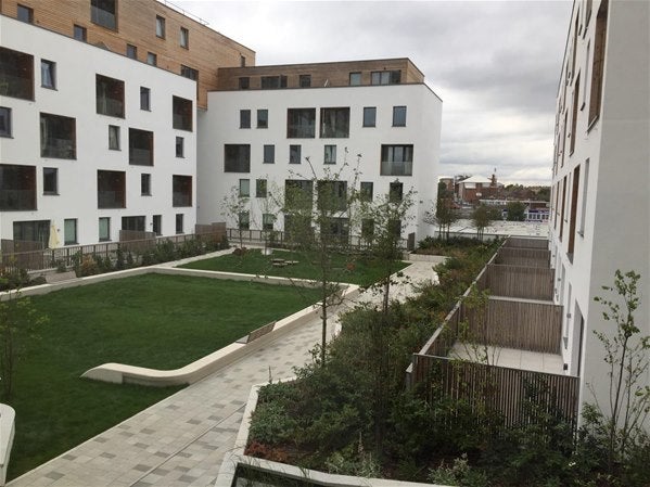 Flat Capitol Way in Greater London