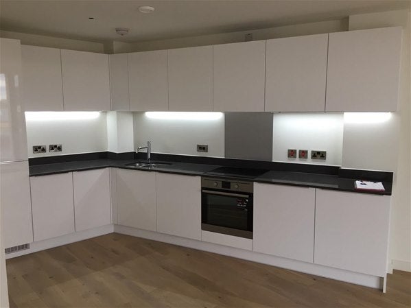 Flat Capitol Way in Greater London