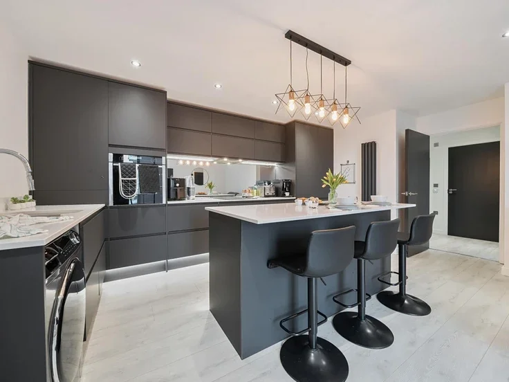 Flat Hurst Road in Elmbridge