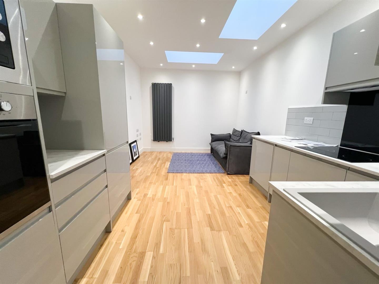 Flat London Road in Greater London
