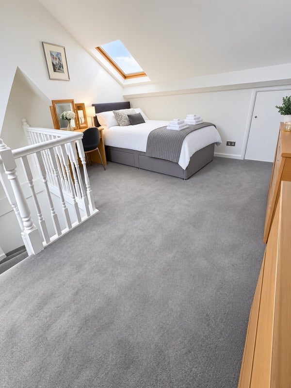 Room Smyth Road in Bristol