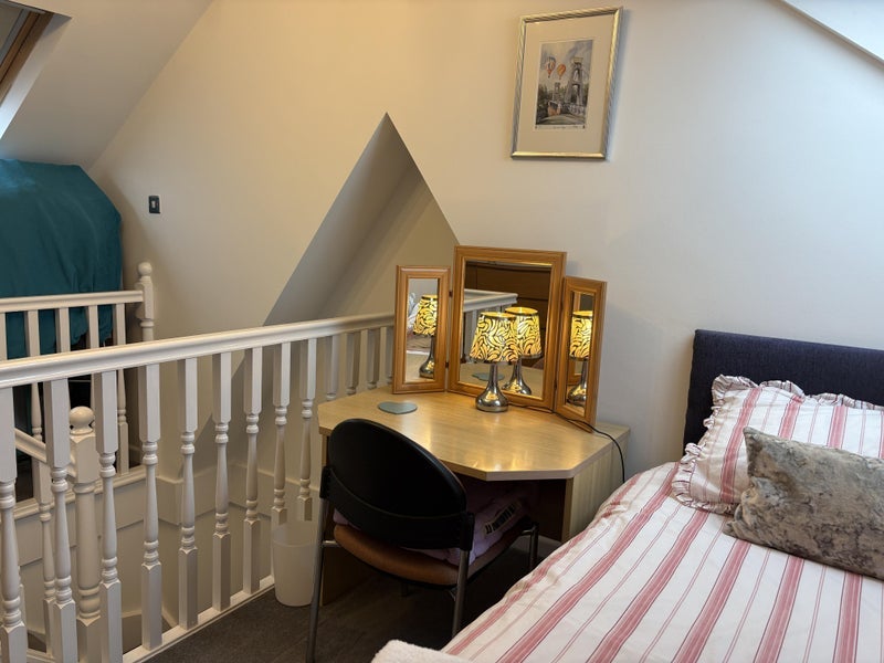 Room Smyth Road in Bristol