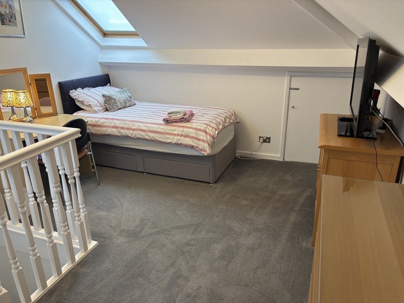 Room Smyth Road in Bristol