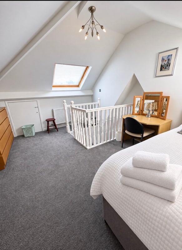 Room Smyth Road in Bristol