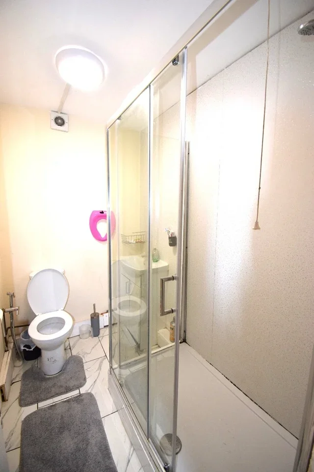Flat East Park Close in Greater London