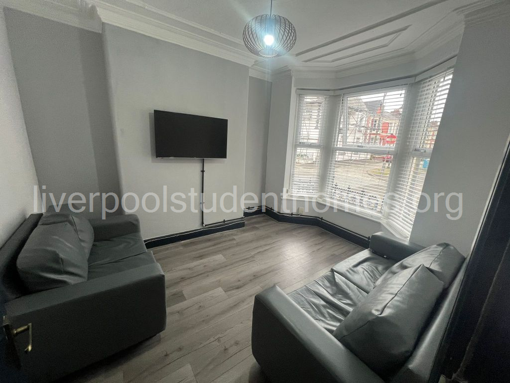 Flat Shaw Street in Liverpool