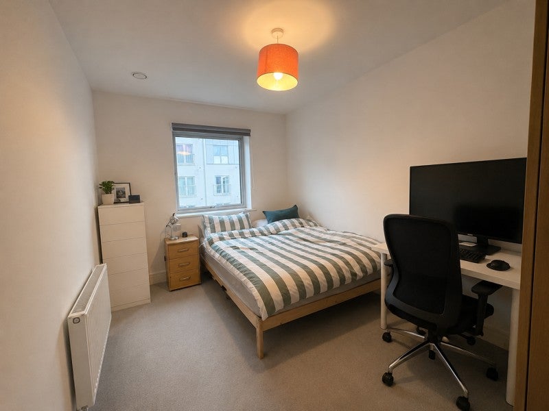 Flat Station View in Guildford