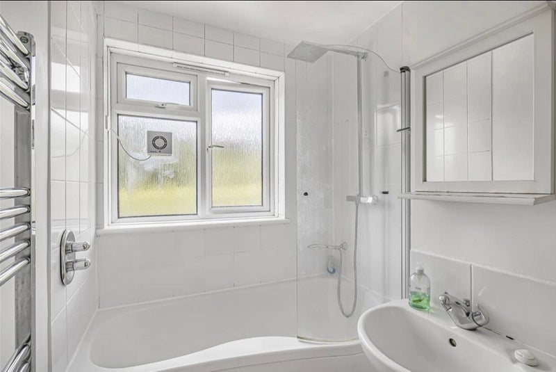 Room Inner Park Road in Greater London