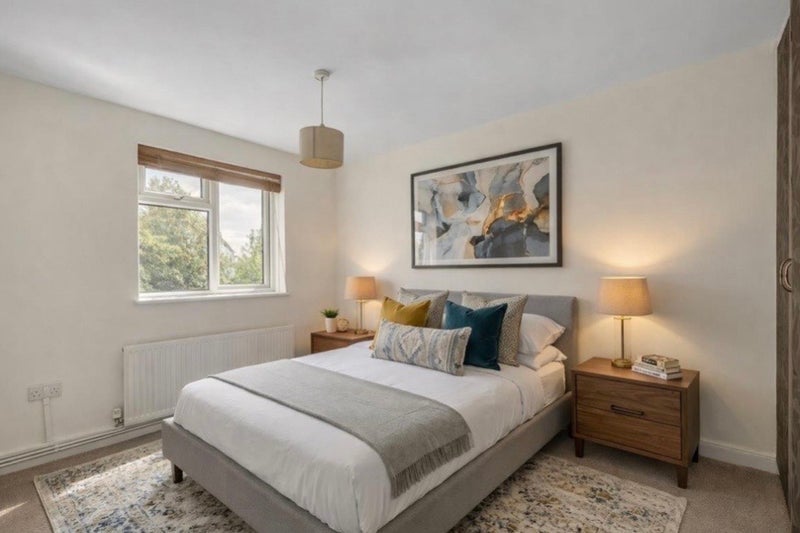 Room Inner Park Road in Greater London