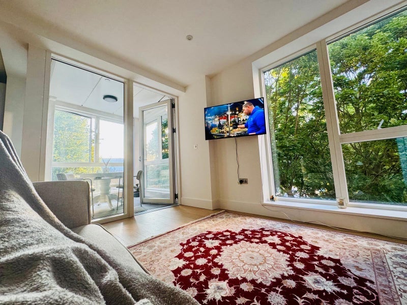 Flat Keens Yard in Greater London