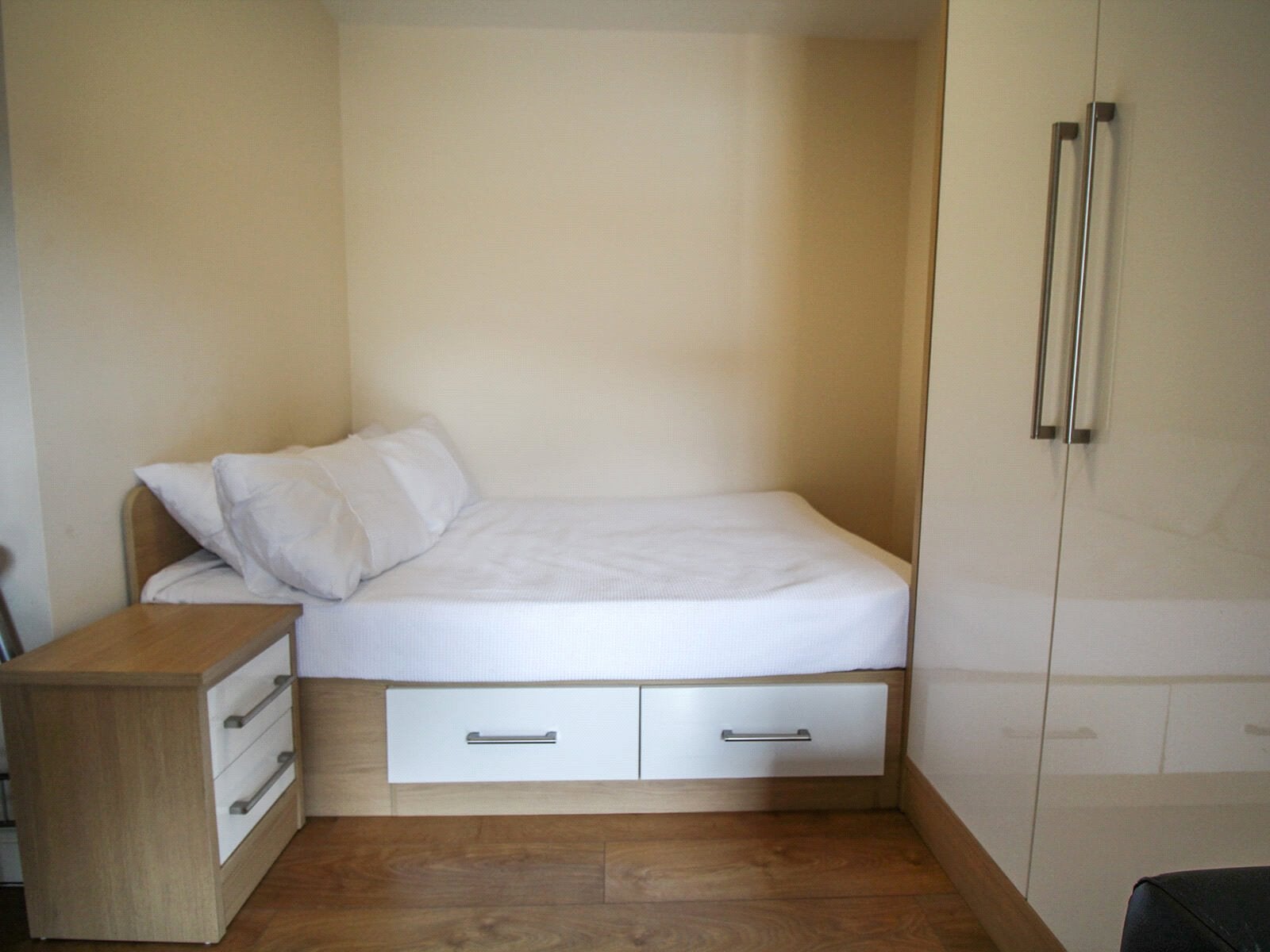 Flat Lofthouse Place in Leeds
