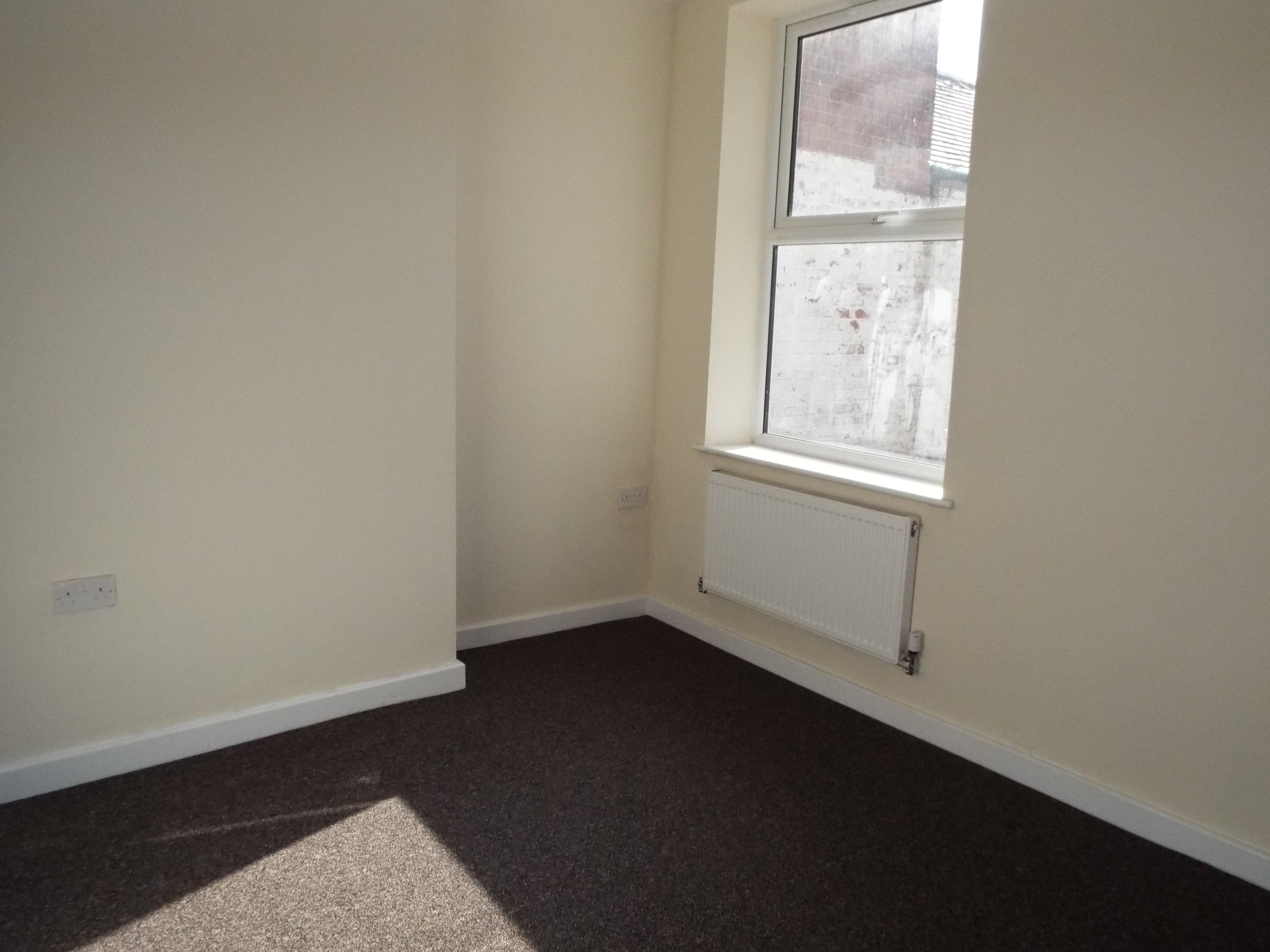 Flat Layton Avenue in Mansfield Woodhouse